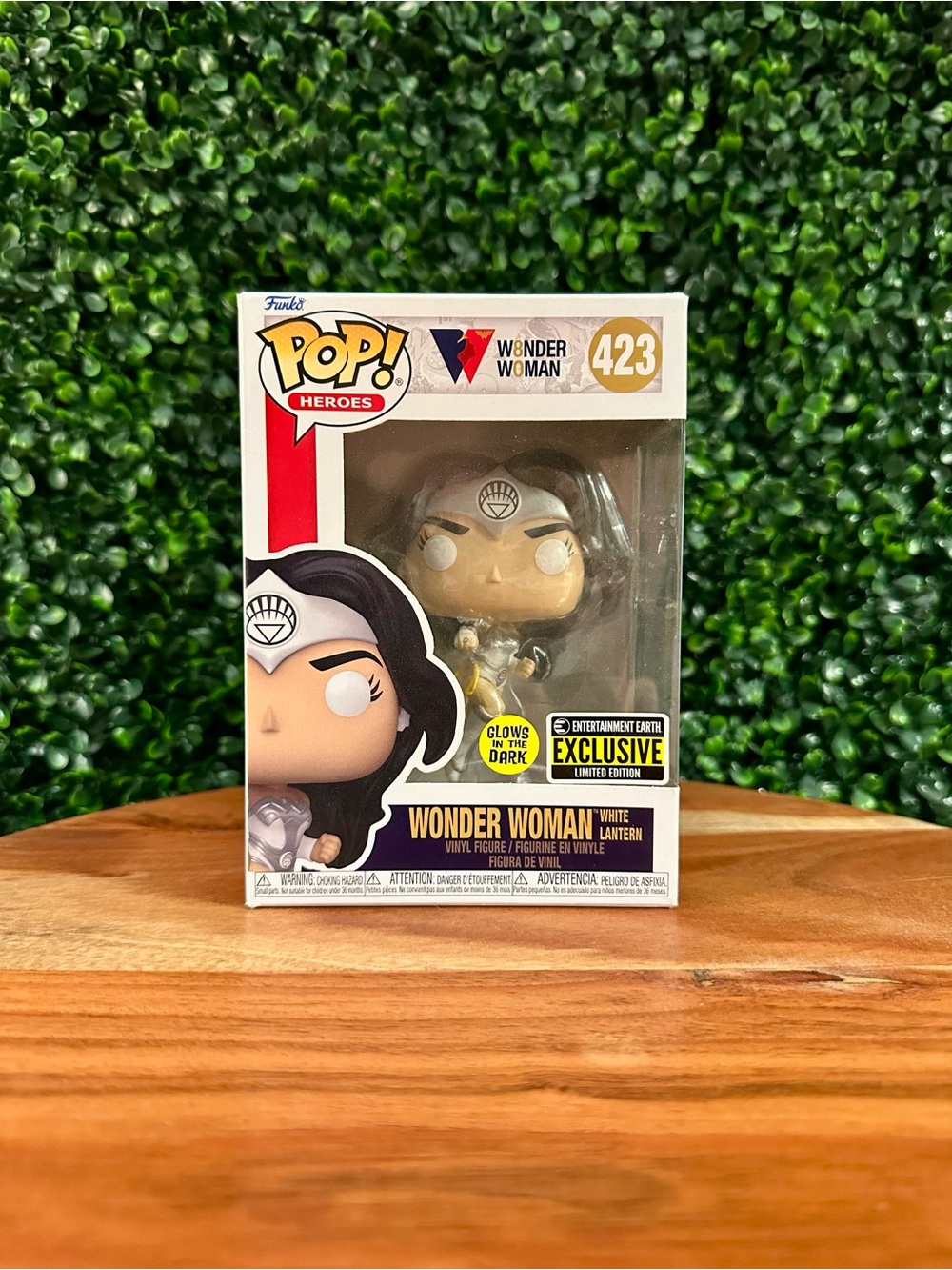 Funko Pop! Wonder Woman 80th Anniversary White Lantern GITD #423 EE Exclusive